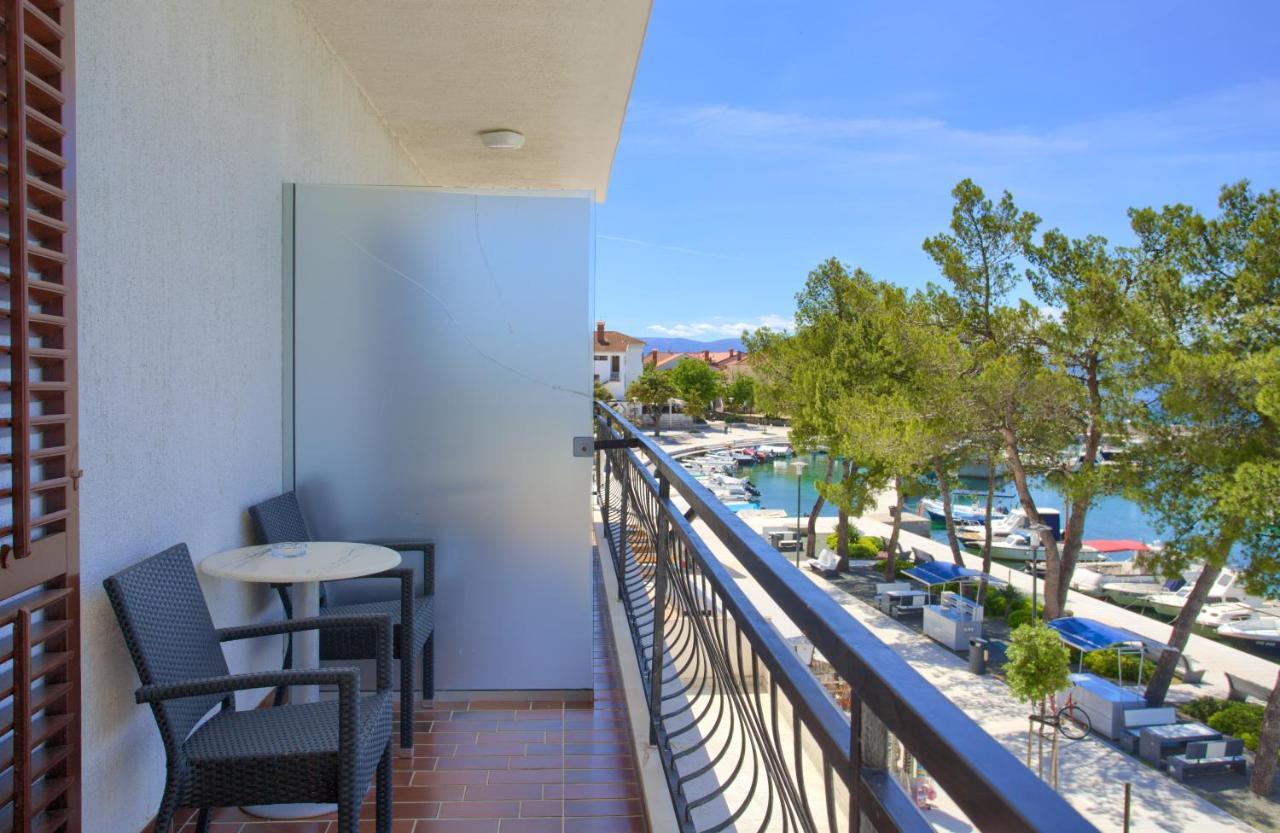 Apartments Dundo Njivice Luaran gambar