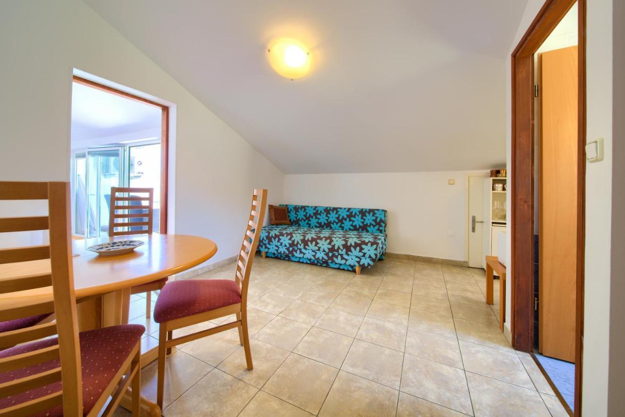 Apartments Dundo Njivice Luaran gambar