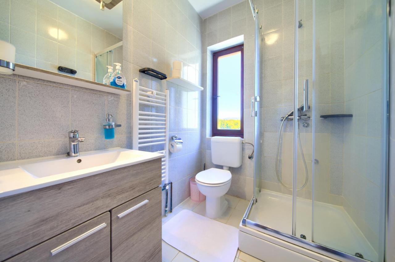 Apartments Dundo Njivice Luaran gambar