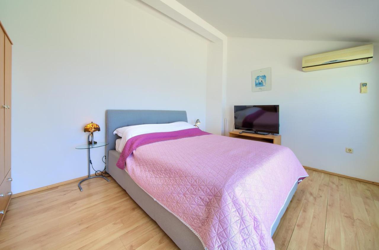 Apartments Dundo Njivice Luaran gambar
