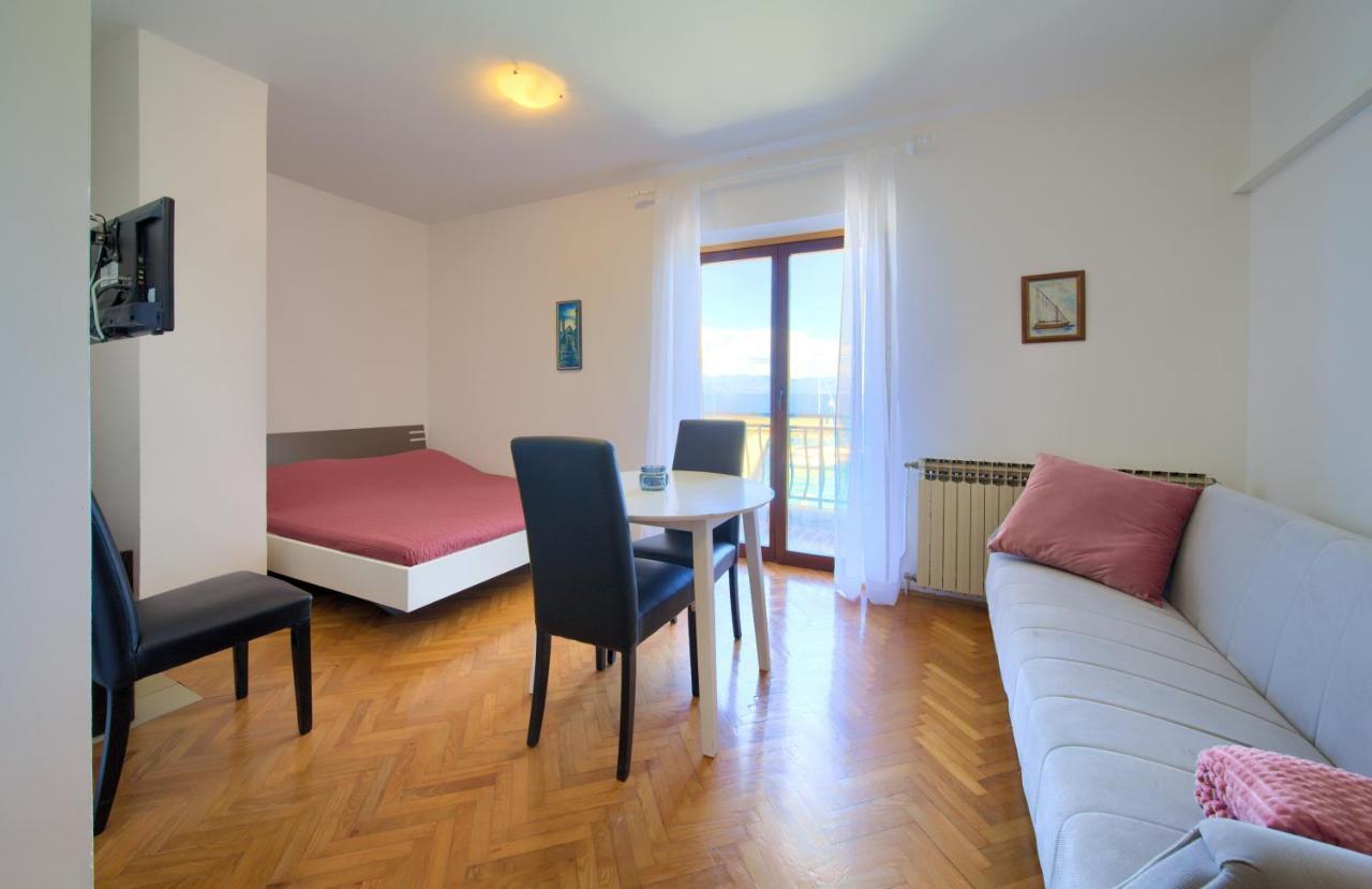 Apartments Dundo Njivice Luaran gambar