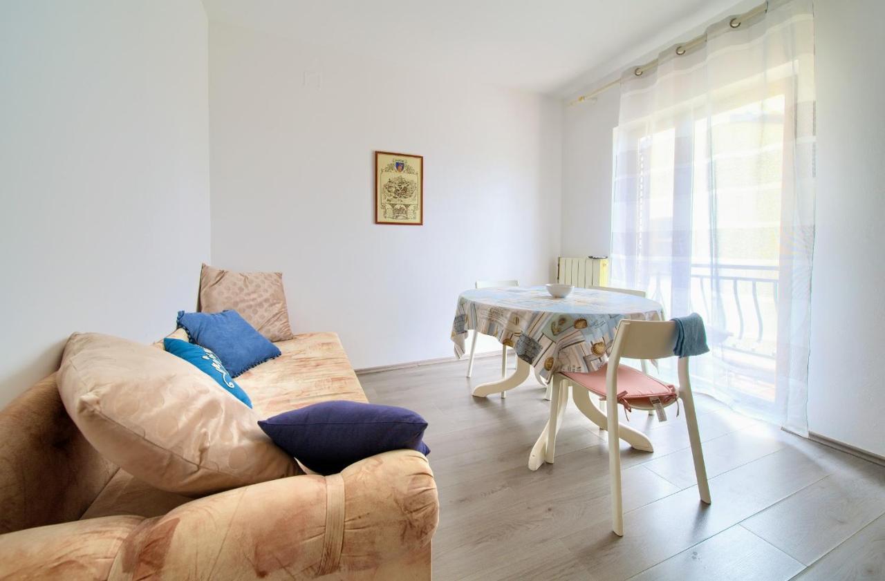 Apartments Dundo Njivice Luaran gambar