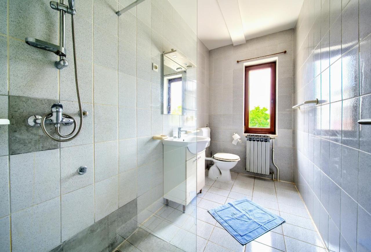 Apartments Dundo Njivice Luaran gambar