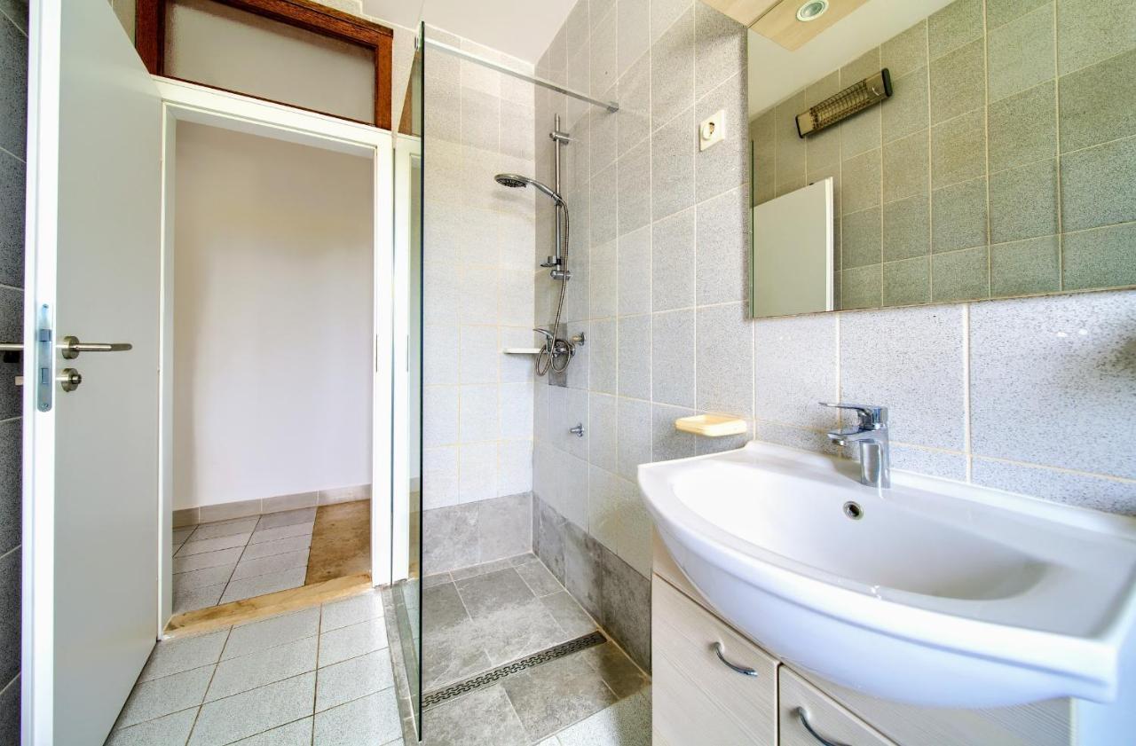 Apartments Dundo Njivice Luaran gambar