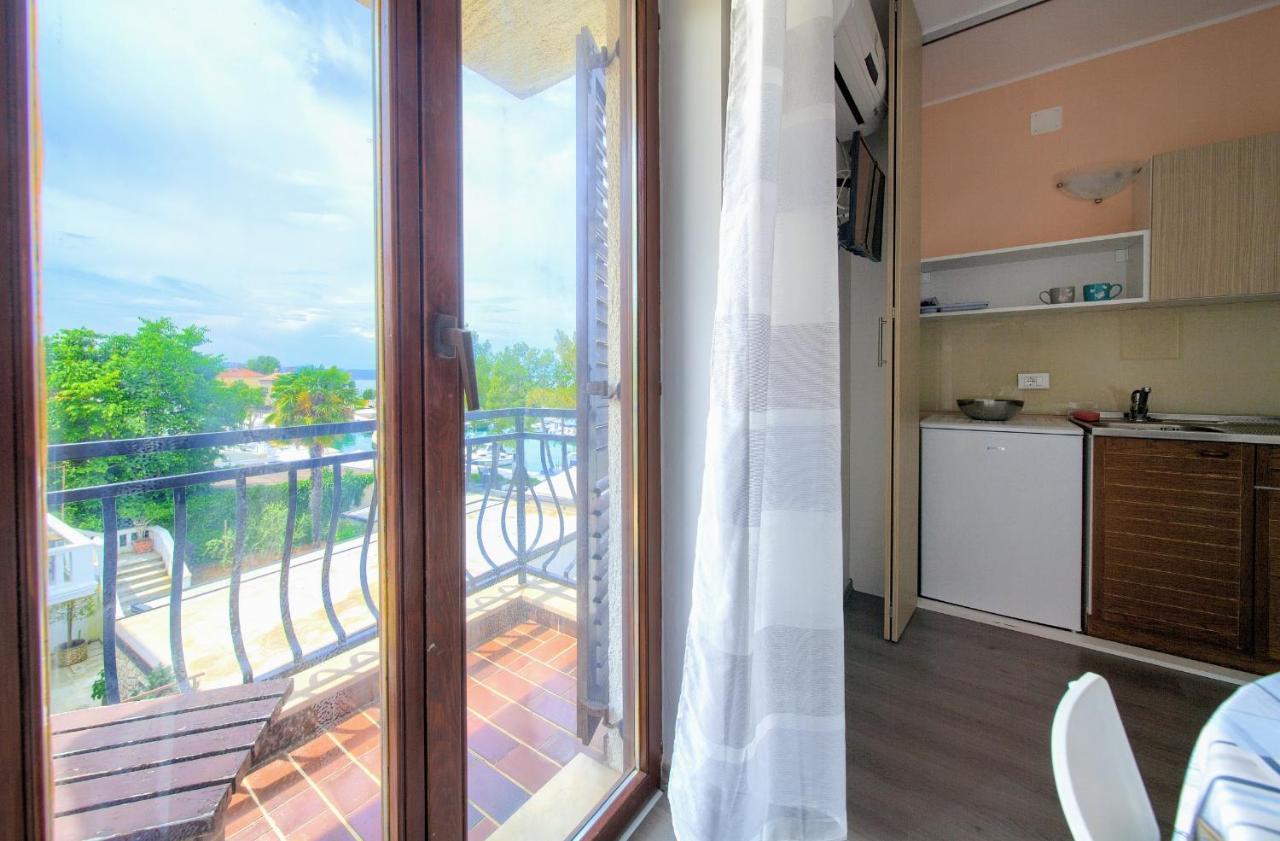 Apartments Dundo Njivice Luaran gambar