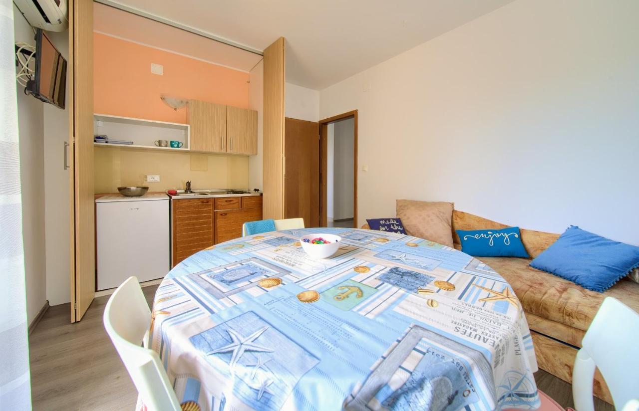 Apartments Dundo Njivice Luaran gambar