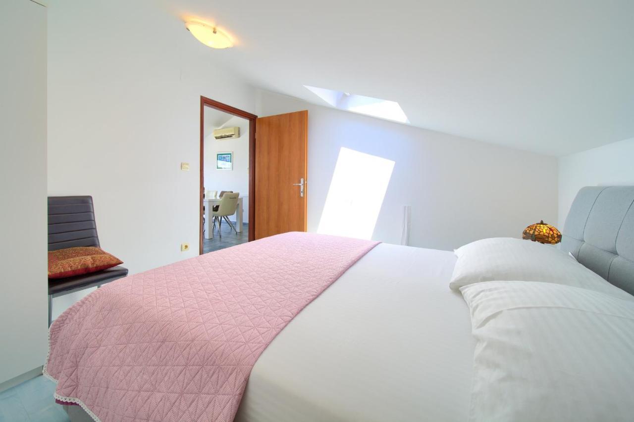 Apartments Dundo Njivice Luaran gambar