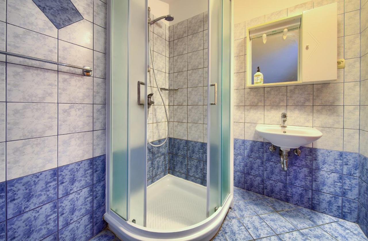 Apartments Dundo Njivice Luaran gambar