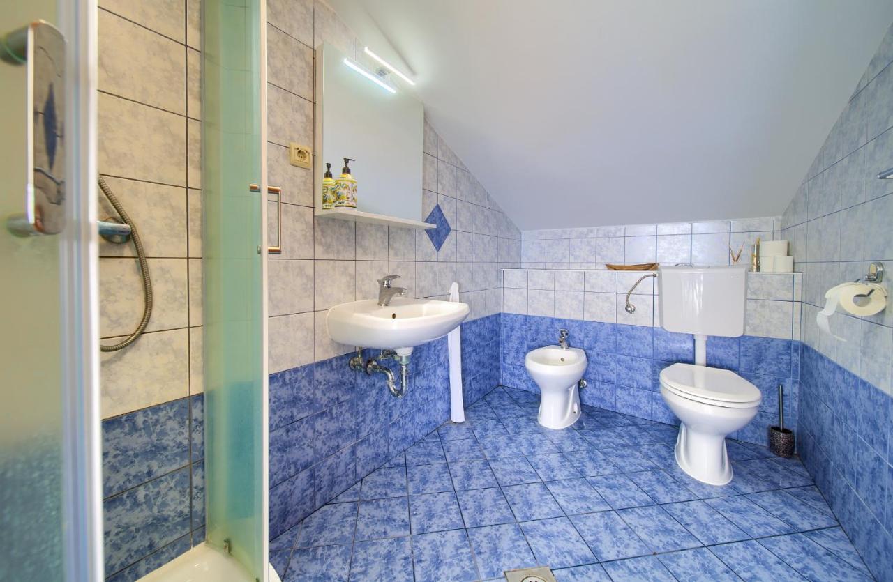 Apartments Dundo Njivice Luaran gambar