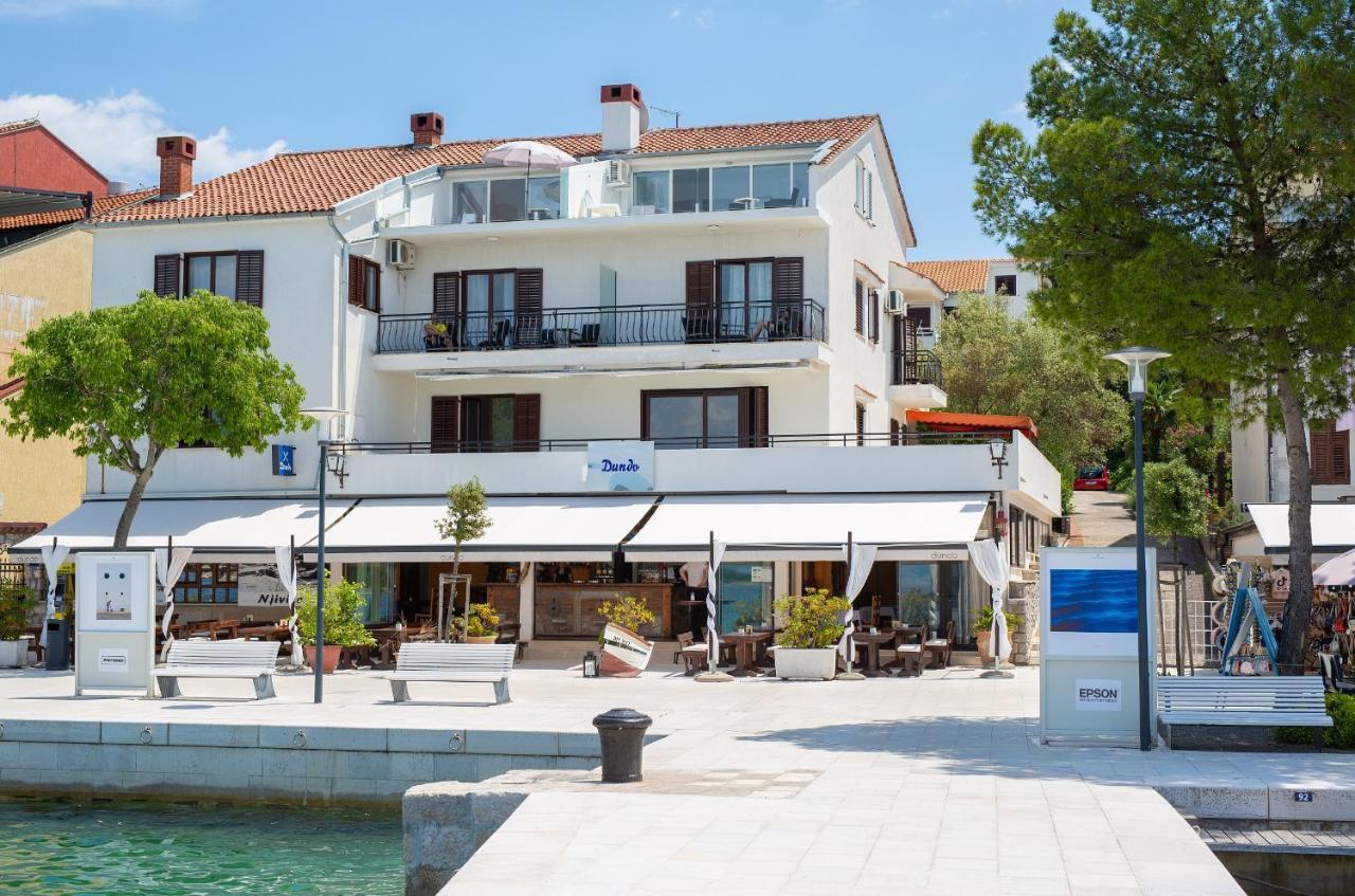 Apartments Dundo Njivice Luaran gambar