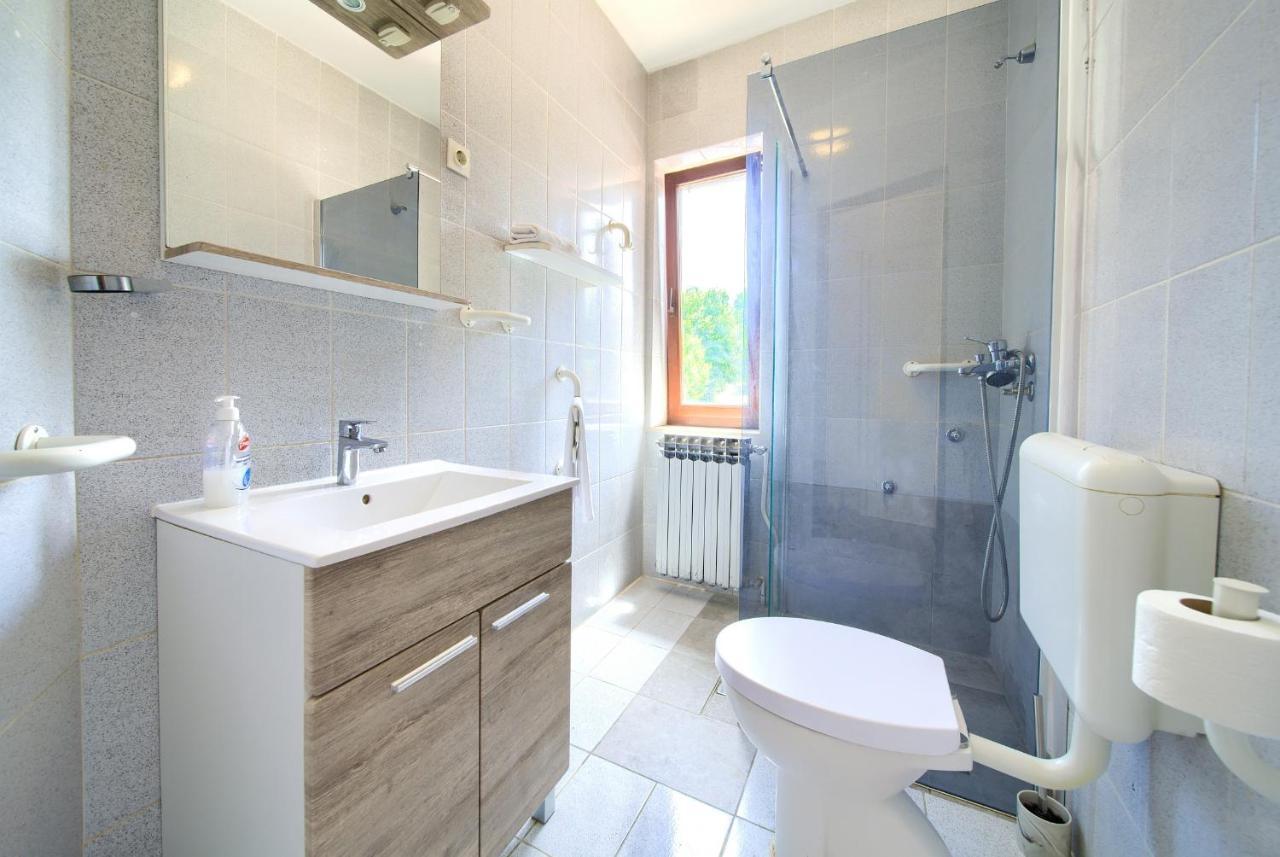 Apartments Dundo Njivice Luaran gambar